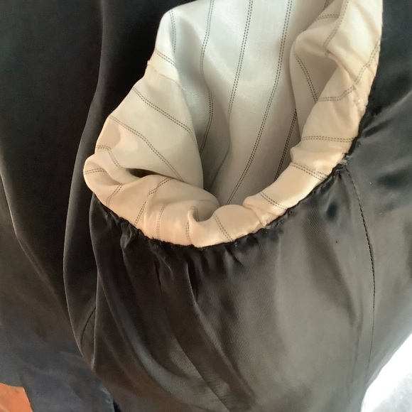 Theory Gabe B black blazer all season wool in good condition - Picture 16 of 16